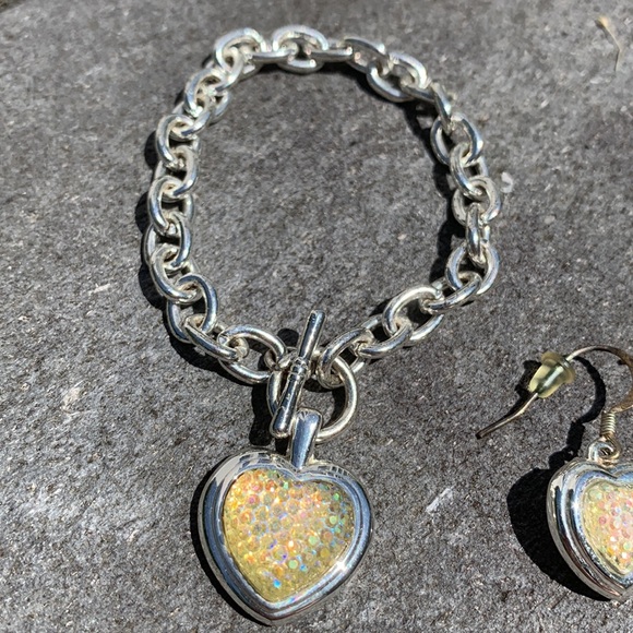 π€ White Jeweled Bracelet + Earrings Set π€ - Picture 4 of 5